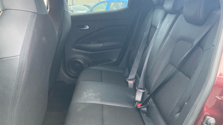 Nissan Juke 1.0 DiG-T 114 N-Connecta 5dr Petrol Hatchback